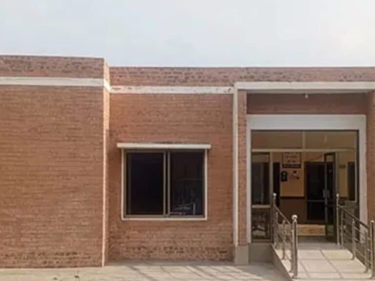 No doctors at Chhab health centre, patients travel to Pindi