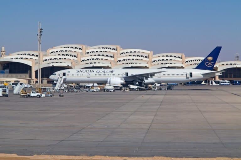 Houthi Attack on Riyadh Airport Kills 12, Wounds 309