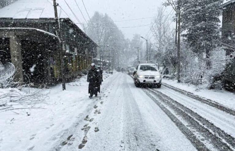 Kashmir snowfall: Gulmarg, Sonamarg get fresh snow Oct 14