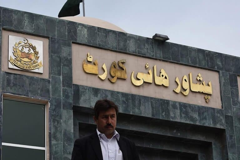 پشاور ہائی کورٹ: کے پی میں گورنر راج پر وفاق سے جواب طلب
