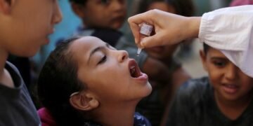 پانچ روزہ قومی انسداد پولیو مہم کا افتتاح،ڈپٹی کمشنر نے بچوں کو پولیو ویکسین کے قطرے پلا کر کیا