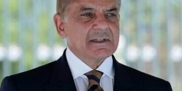 Prime Minister Commends Pakistan Navy for Seizing 1.3 Tons of Narcotics