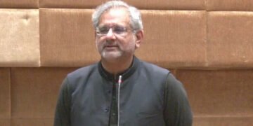 Abbasi accuses government at opposition conference
