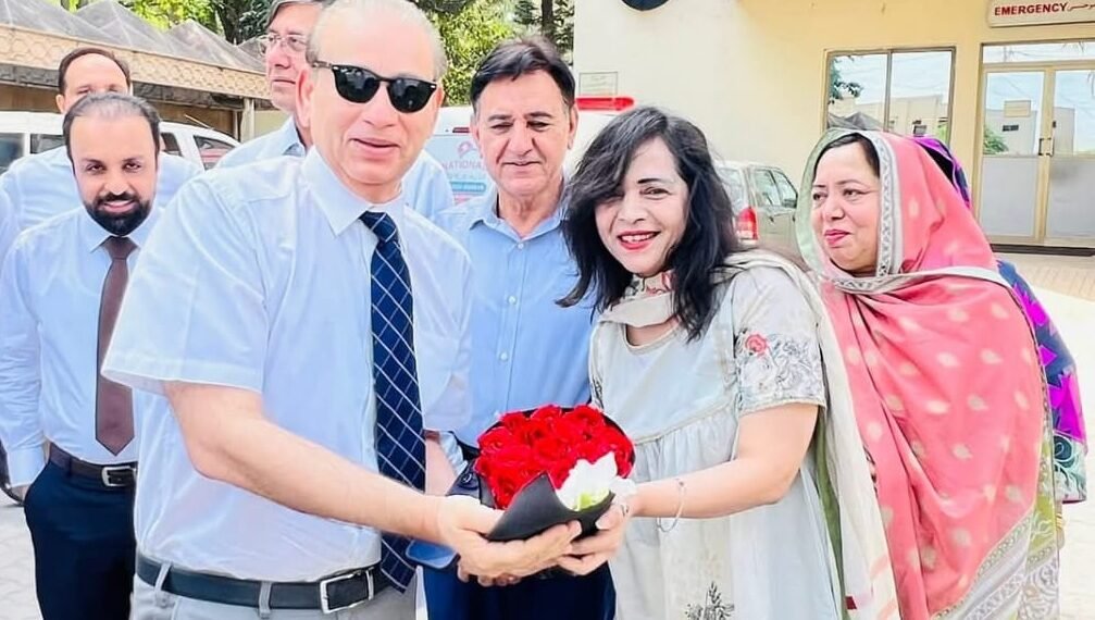 Secretary of Public Health Visits Mirpur; Citizens express joy