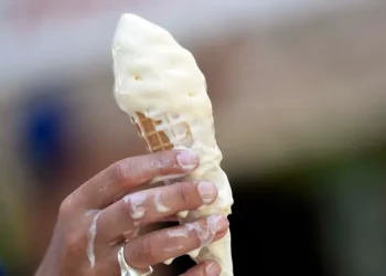 Sale of substandard ice cream rises in Mirpur, worrying residents.