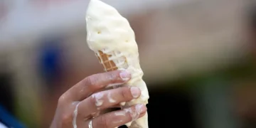 Sale of substandard ice cream rises in Mirpur, worrying residents.